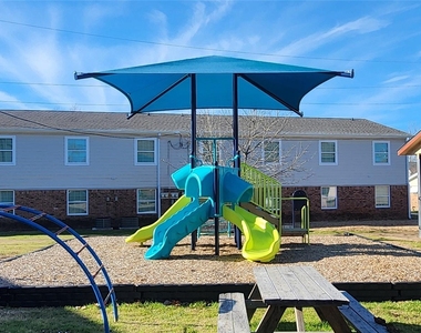 298 W Avenue A - Photo Thumbnail 2