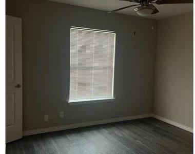 298 W Avenue A - Photo Thumbnail 4