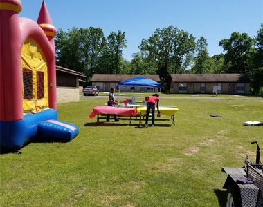 1300 Courtland Rd - Photo Thumbnail 1