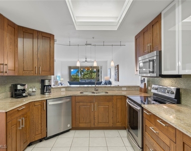 14817 Laguna Drive - Photo Thumbnail 7
