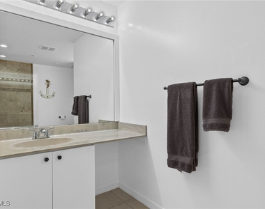 14817 Laguna Drive - Photo Thumbnail 17