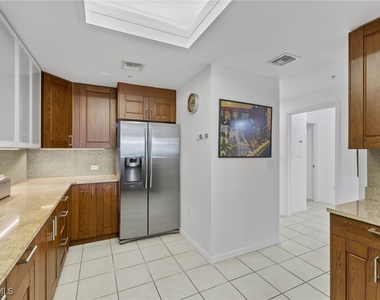14817 Laguna Drive - Photo Thumbnail 9