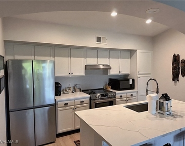 7905 Preserve Circle - Photo Thumbnail 2