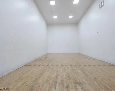 7905 Preserve Circle - Photo Thumbnail 18