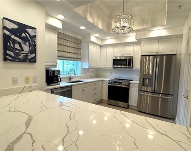 2738 Tiburon Boulevard E - Photo Thumbnail 7