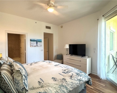 2738 Tiburon Boulevard E - Photo Thumbnail 15
