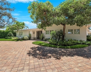 642 6th Avenue N - Photo Thumbnail 2