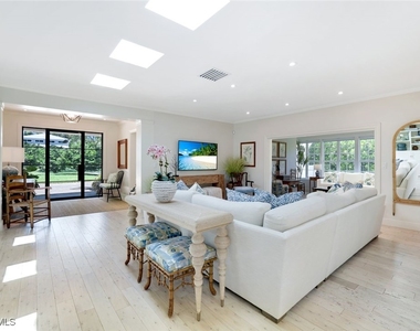 642 6th Avenue N - Photo Thumbnail 5