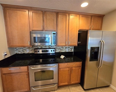 6262 Maisie Road - Photo Thumbnail 3