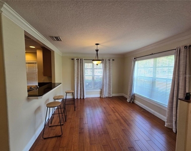 6262 Maisie Road - Photo Thumbnail 4