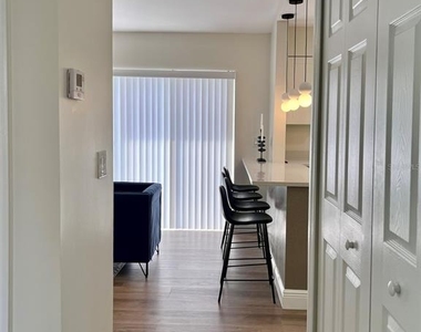 2414 Center Avenue - Photo Thumbnail 7