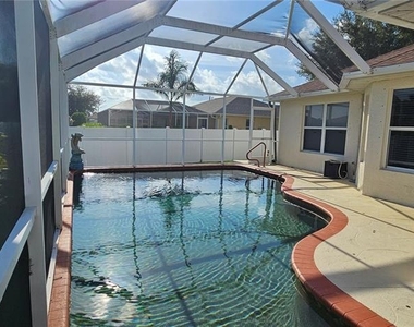 1923 Sw 26th Street - Photo Thumbnail 4