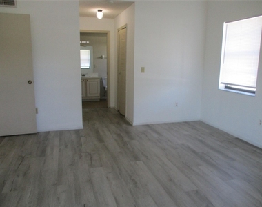 23442 Sw 57th Avenue - Photo Thumbnail 14