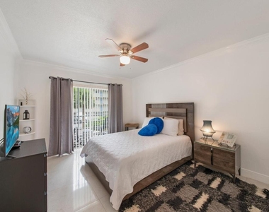 2581 N Garden Drive - Photo Thumbnail 10