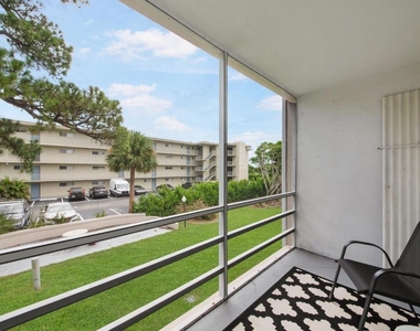 2581 N Garden Drive - Photo Thumbnail 14