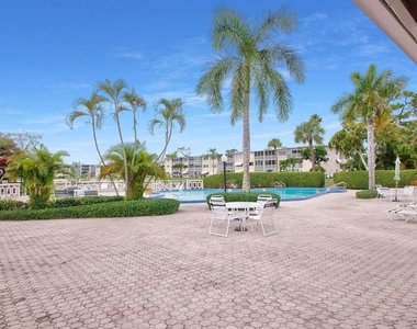 2581 N Garden Drive - Photo Thumbnail 35