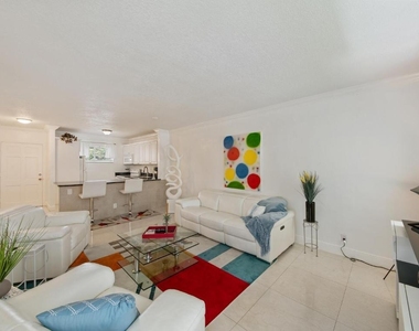 2581 N Garden Drive - Photo Thumbnail 4