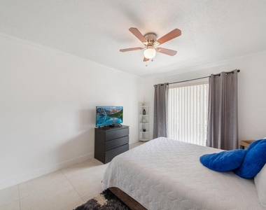2581 N Garden Drive - Photo Thumbnail 12