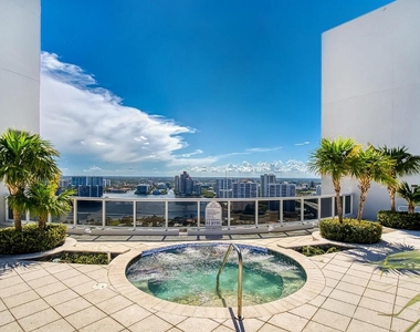 18911 Collins Avenue - Photo Thumbnail 5