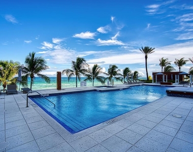 18911 Collins Avenue - Photo Thumbnail 7