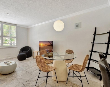 580 S Sapodilla Avenue - Photo Thumbnail 6