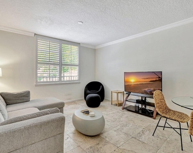 580 S Sapodilla Avenue - Photo Thumbnail 8