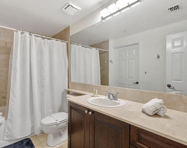 580 S Sapodilla Avenue - Photo Thumbnail 15