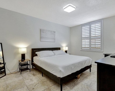 580 S Sapodilla Avenue - Photo Thumbnail 12