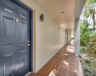 580 S Sapodilla Avenue - Photo Thumbnail 18