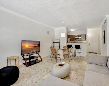 580 S Sapodilla Avenue - Photo Thumbnail 10