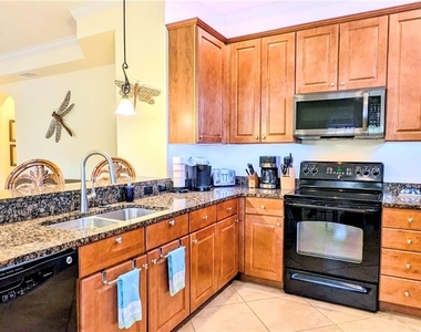 9081 Albion Lane S - Photo Thumbnail 8