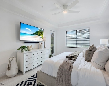 16348 Viansa Way - Photo Thumbnail 11