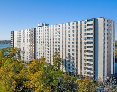7800 E Jefferson Ave - Photo Thumbnail 1