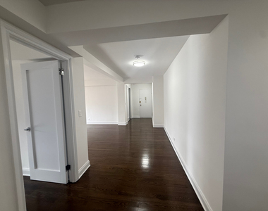 20 Beekman Place - Photo Thumbnail 16