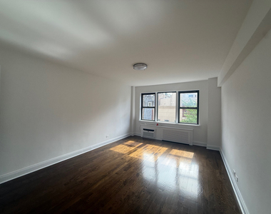 20 Beekman Place - Photo Thumbnail 12