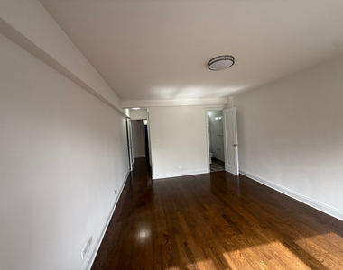 20 Beekman Place - Photo Thumbnail 13