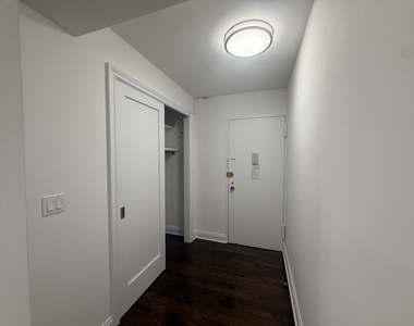 20 Beekman Place - Photo Thumbnail 1