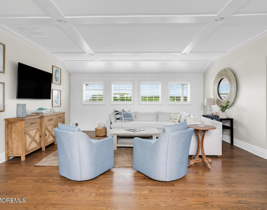 208 Neptune Place - Photo Thumbnail 4