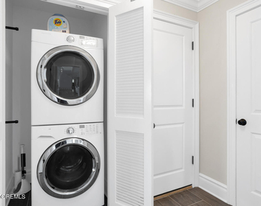 208 Neptune Place - Photo Thumbnail 14