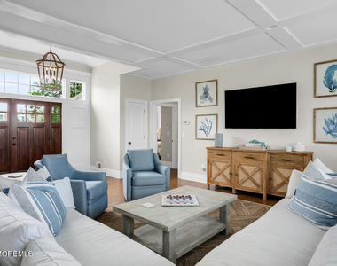 208 Neptune Place - Photo Thumbnail 7