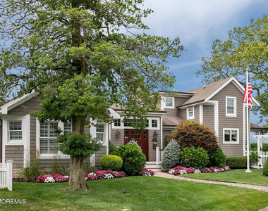 208 Neptune Place - Photo Thumbnail 1