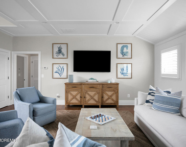 208 Neptune Place - Photo Thumbnail 8
