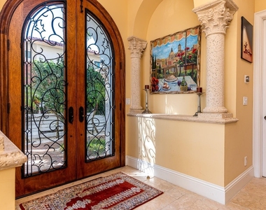 580 Admirals Way - Photo Thumbnail 2