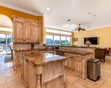 580 Admirals Way - Photo Thumbnail 4