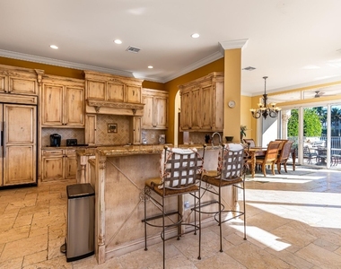 580 Admirals Way - Photo Thumbnail 3