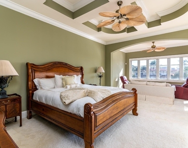 580 Admirals Way - Photo Thumbnail 9