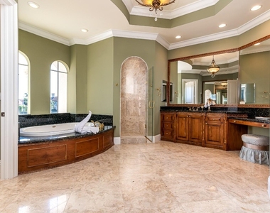 580 Admirals Way - Photo Thumbnail 11