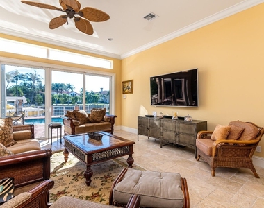 580 Admirals Way - Photo Thumbnail 5