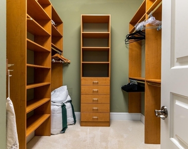 580 Admirals Way - Photo Thumbnail 14