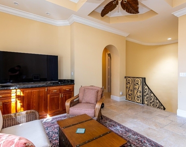 580 Admirals Way - Photo Thumbnail 8